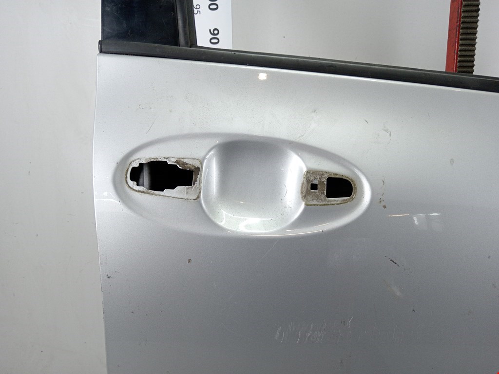 Дверь передняя правая TOYOTA Yaris II XP50 2005-2011