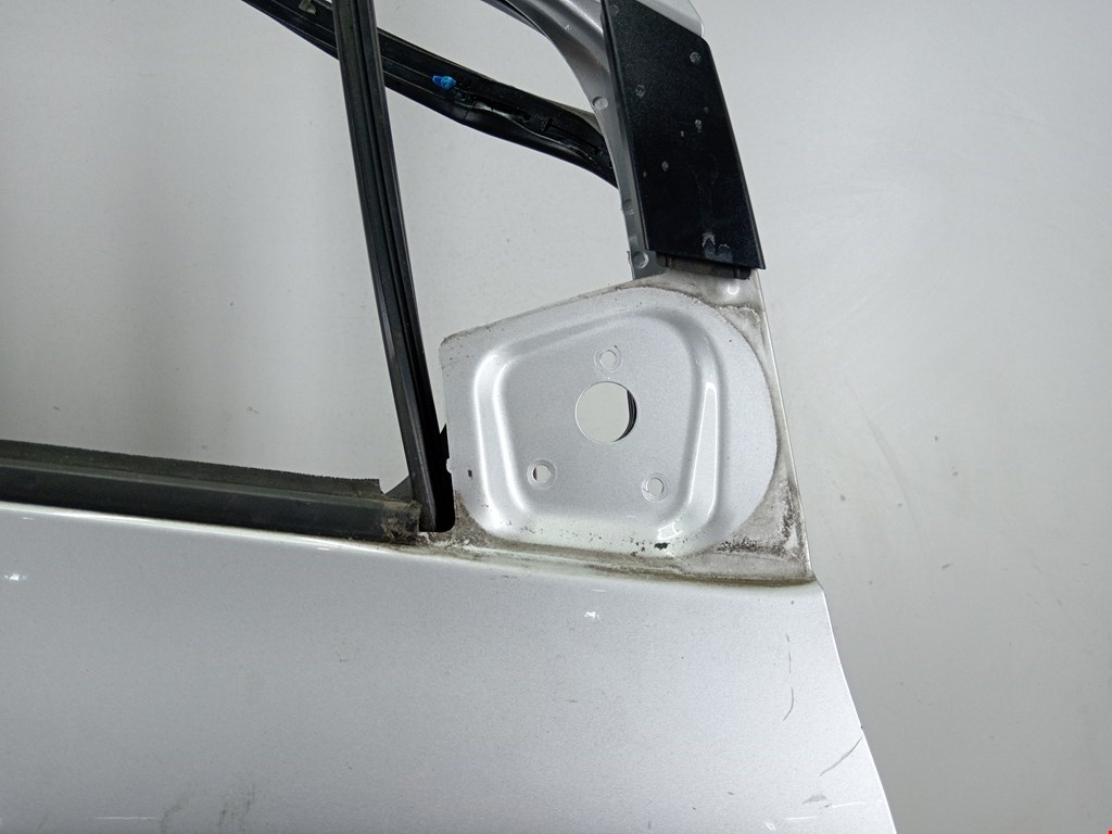 Дверь передняя правая TOYOTA Yaris II XP50 2005-2011