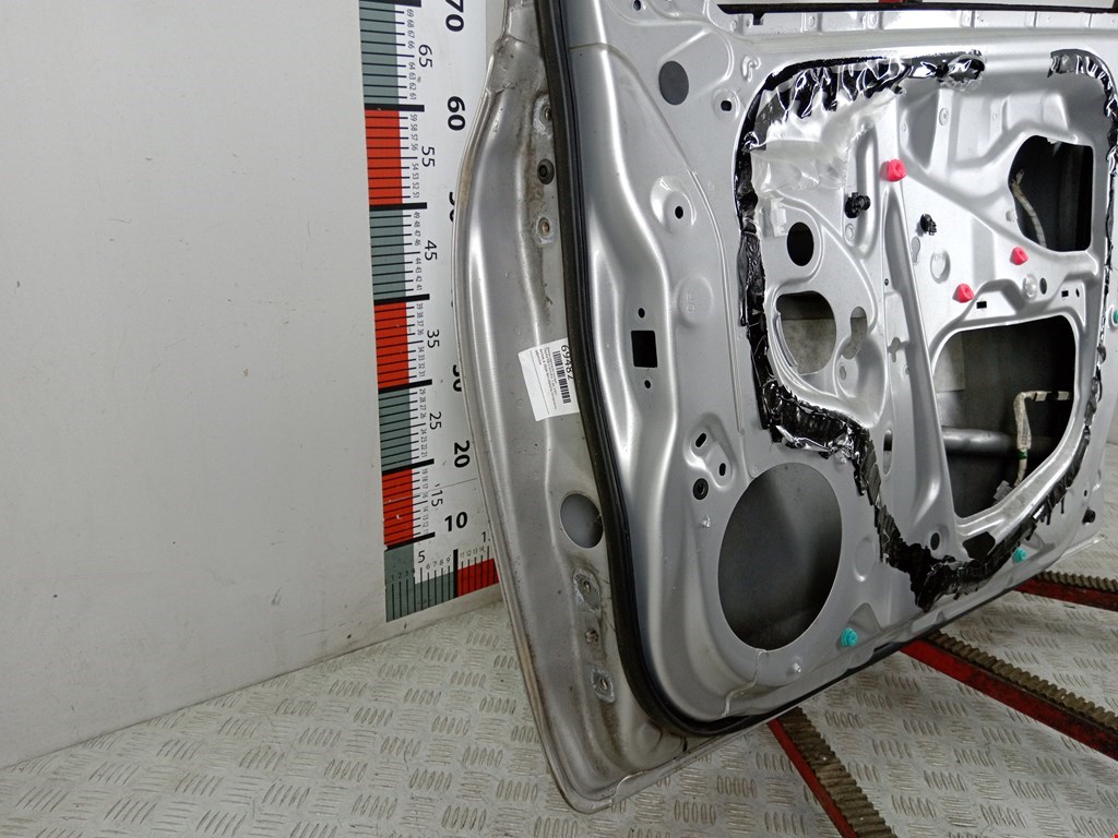 Дверь передняя правая TOYOTA Yaris II XP50 2005-2011