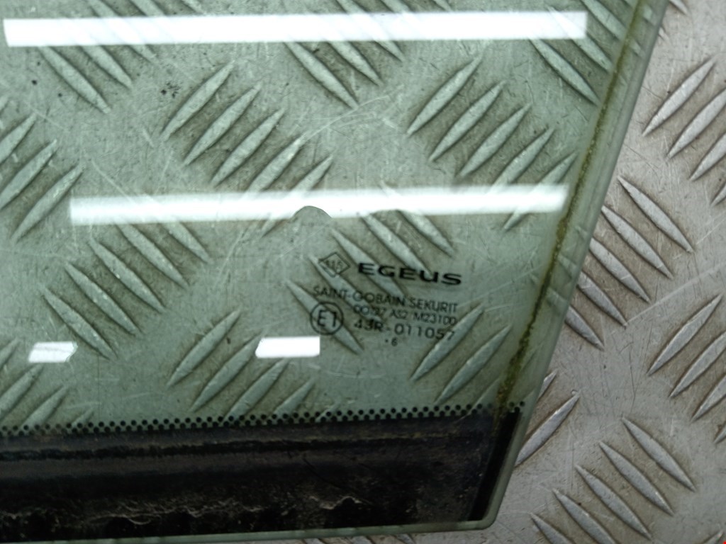 Стекло двери передней левой (форточка) RENAULT Trafic II 2001-2014