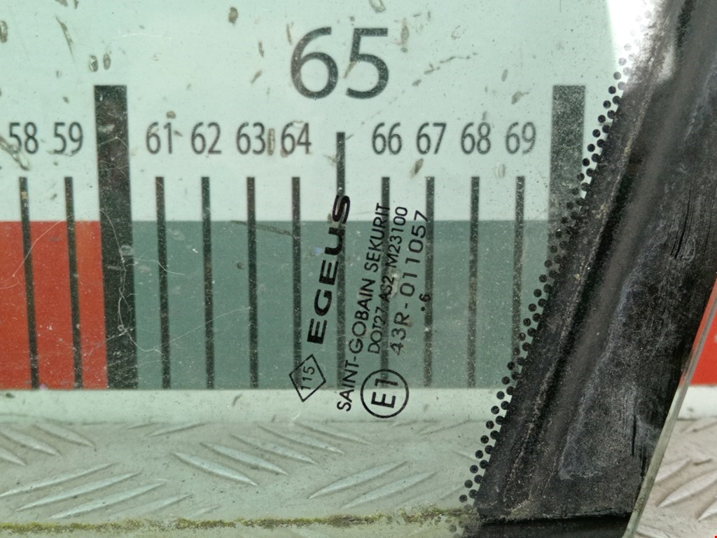 Стекло двери передней правой (форточка) RENAULT Trafic II 2001-2014