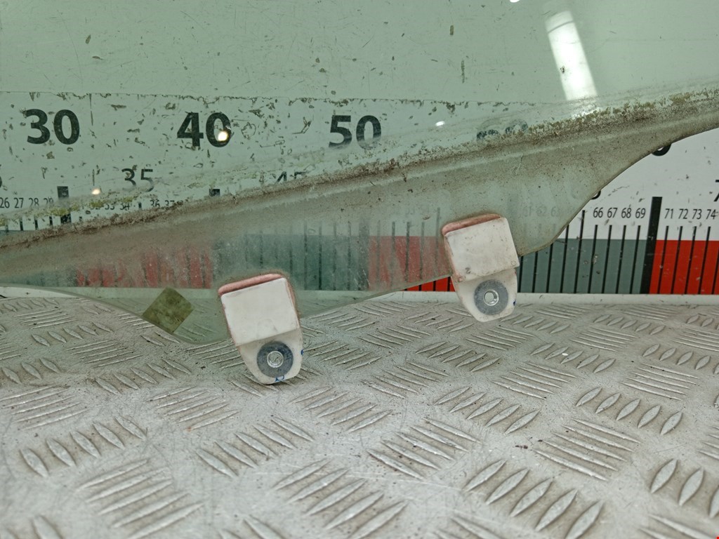 Стекло двери переднее правое HONDA Accord VII 2002-2007