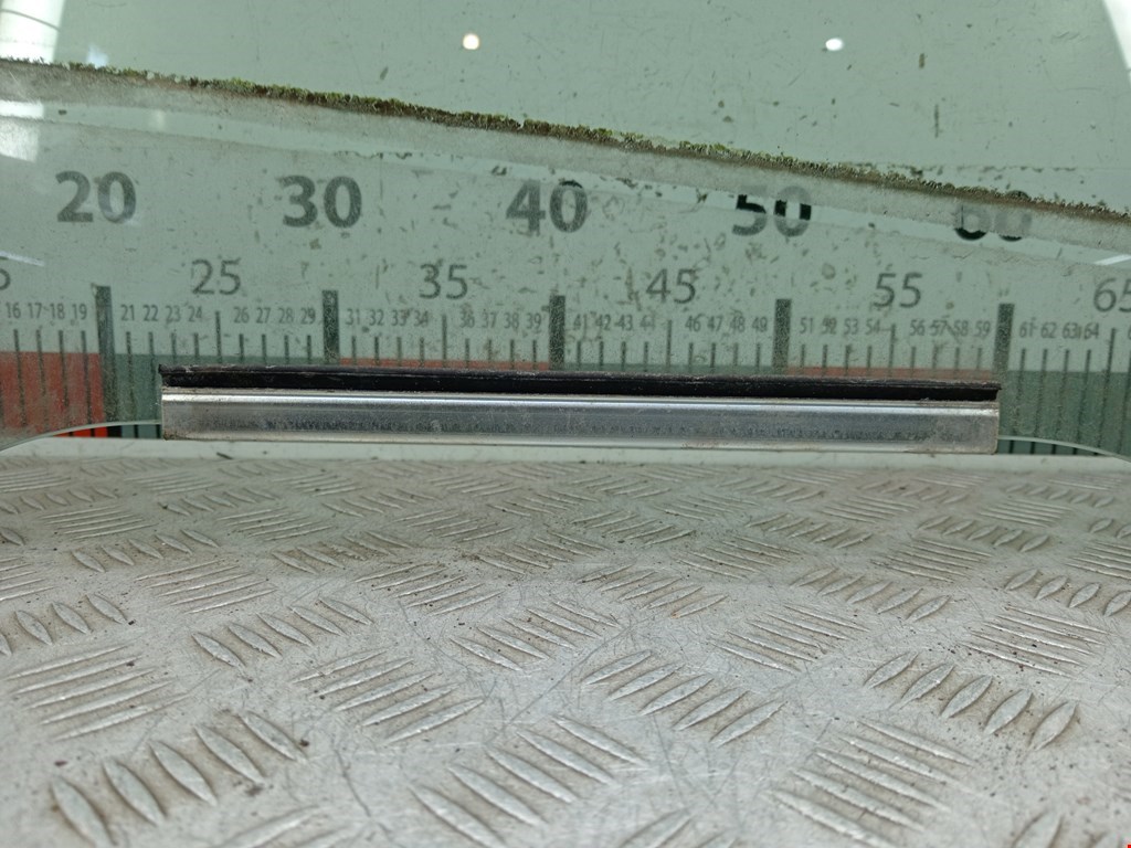 Стекло двери переднее правое TOYOTA Yaris II XP50 2005-2011