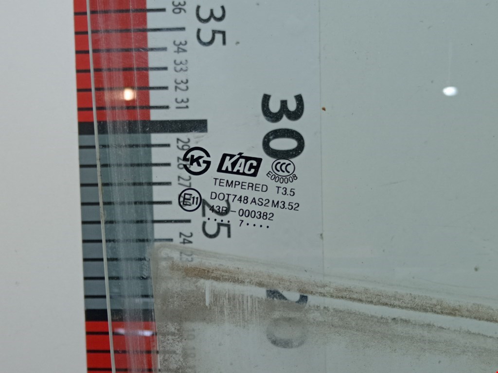 Стекло двери переднее правое CHEVROLET Captiva 2006-2010