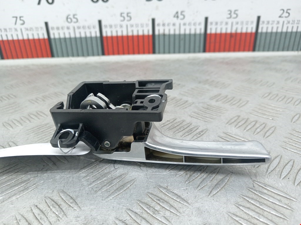 Ручка дверная задняя внутренняя правая KIA Venga 2010-2018