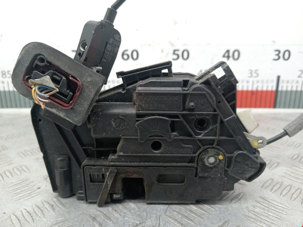 Замок двери передней левой SKODA Rapid 2012-2020