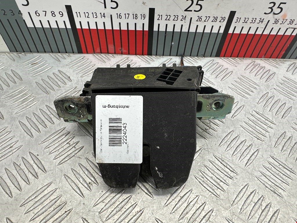 Замок багажника (крышки двери) OPEL Astra H/Family 2004-2015