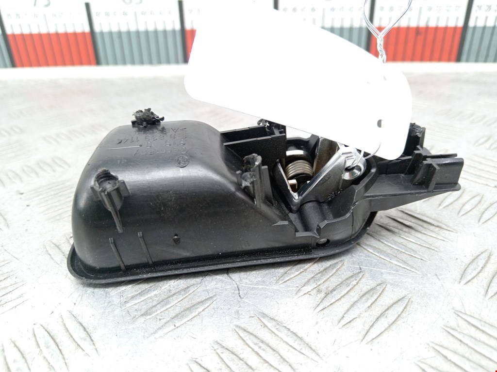 Ручка дверная задняя внутренняя правая VOLKSWAGEN Touran 2003-2010