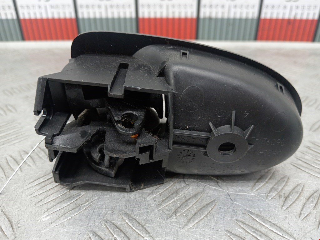 Ручка дверная передняя внутренняя правая TOYOTA Yaris II XP50 2005-2011