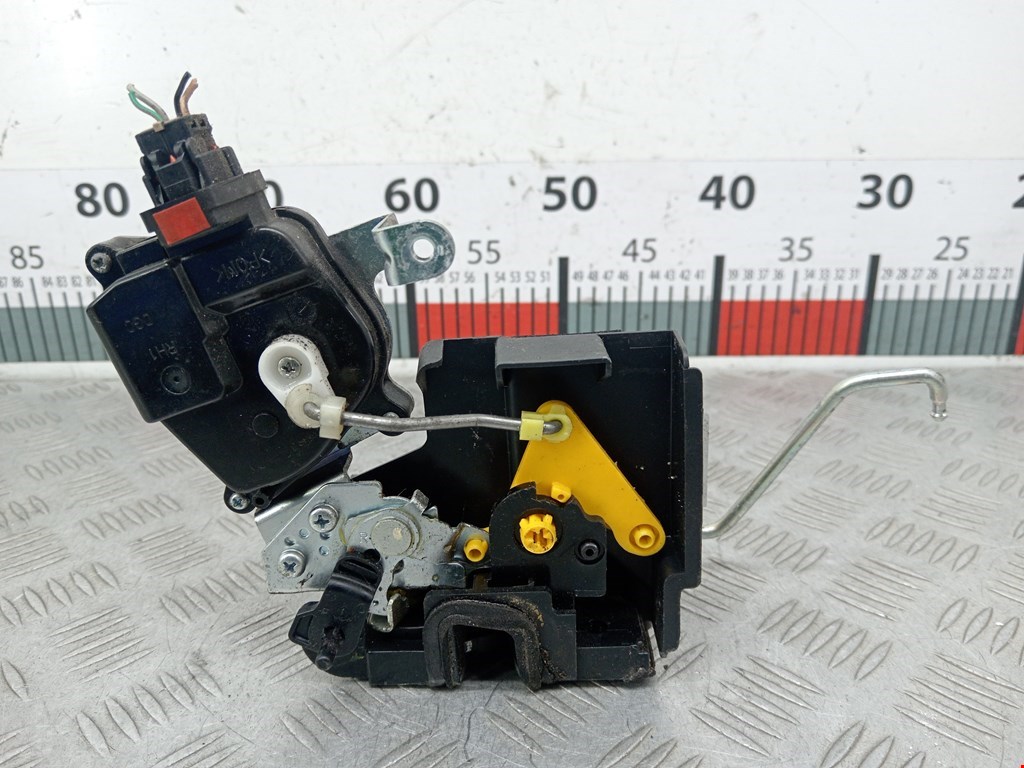 Замок двери задней правой KIA Rio II 2005-2011