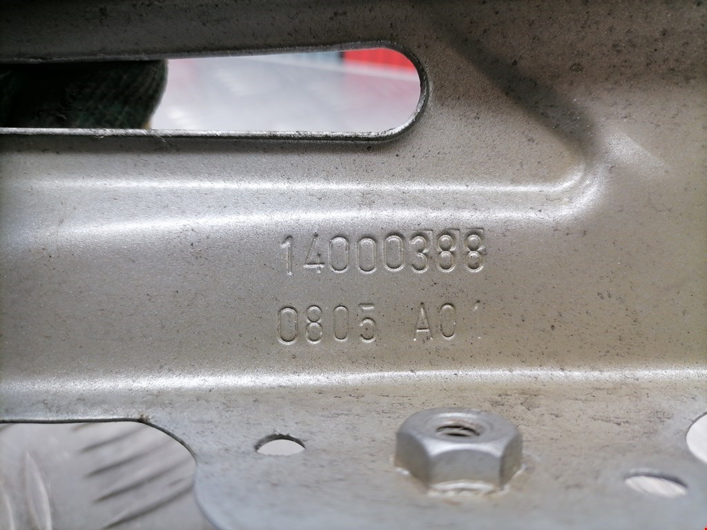 Кронштейн фары левый CITROEN C8 2002-2014