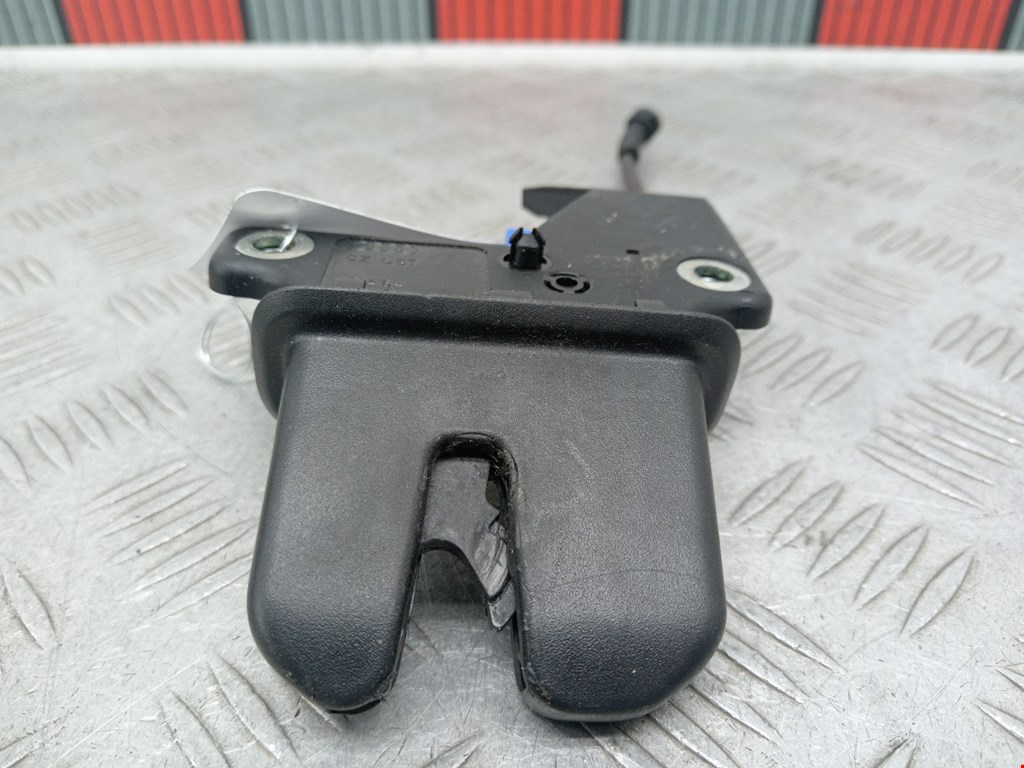 Замок багажника (крышки двери) AUDI A4 B6 2001-2005