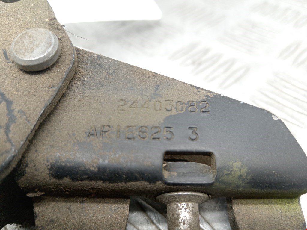 Ролик двери сдвижной (левый/правый средний верхний/нижний) OPEL Combo C 2001-2011