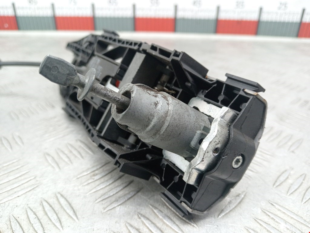 Ручка двери передней наружная правая SKODA Rapid 2012-2020