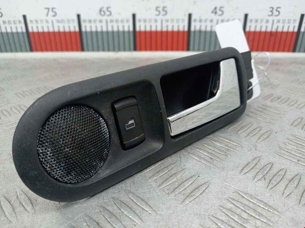 Ручка дверная задняя внутренняя правая VOLKSWAGEN Bora 1998-2005