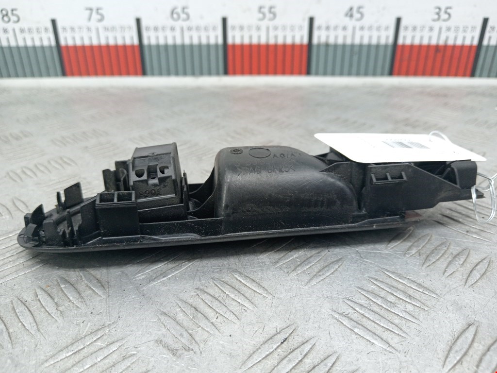 Ручка дверная задняя внутренняя правая VOLKSWAGEN Bora 1998-2005