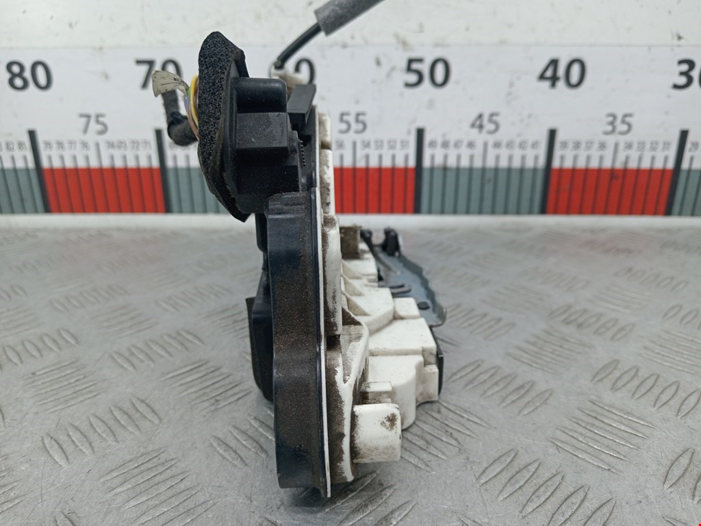 Замок двери передней правой SKODA Rapid 2012-2020