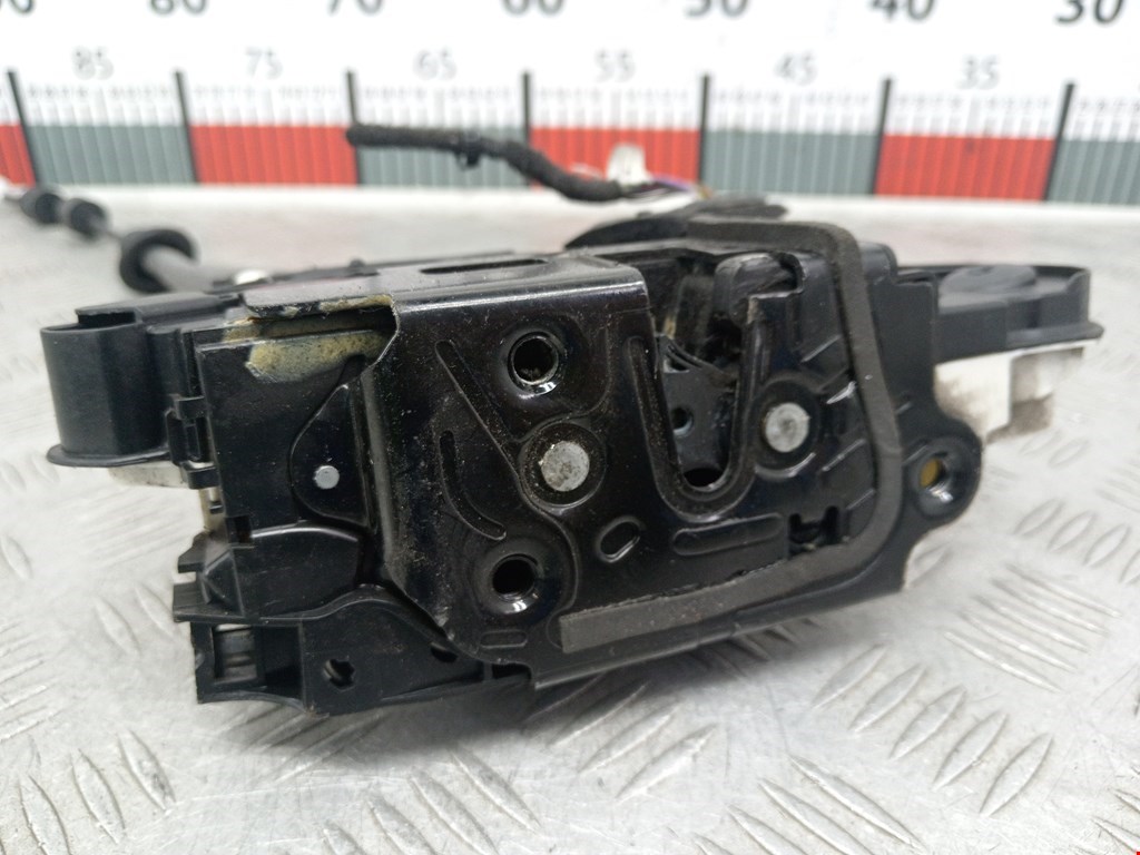 Замок двери передней правой SKODA Rapid 2012-2020