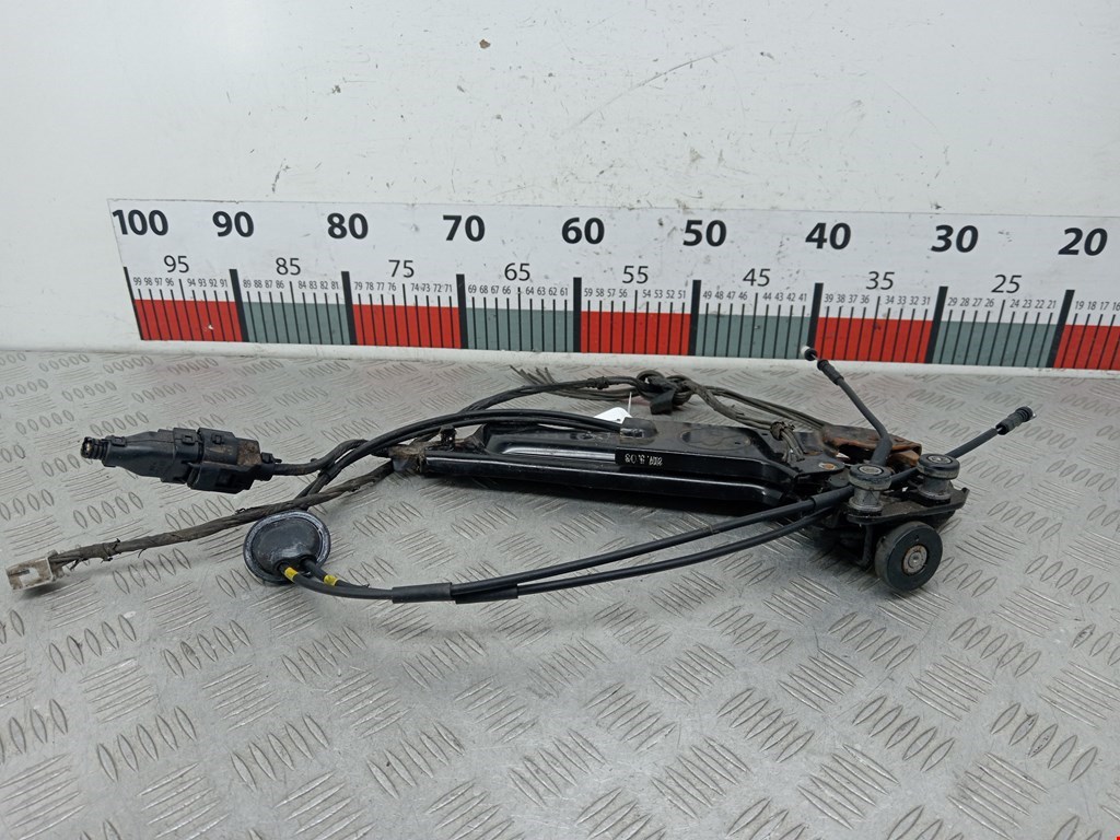 Ролик двери сдвижной (левый/правый средний верхний/нижний) KIA Carnival II 2006-2014