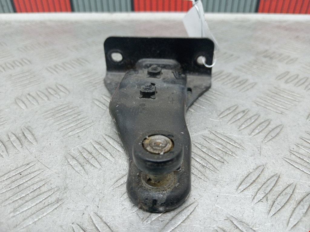 Ролик двери сдвижной (левый/правый средний верхний/нижний) KIA Carnival II 2006-2014