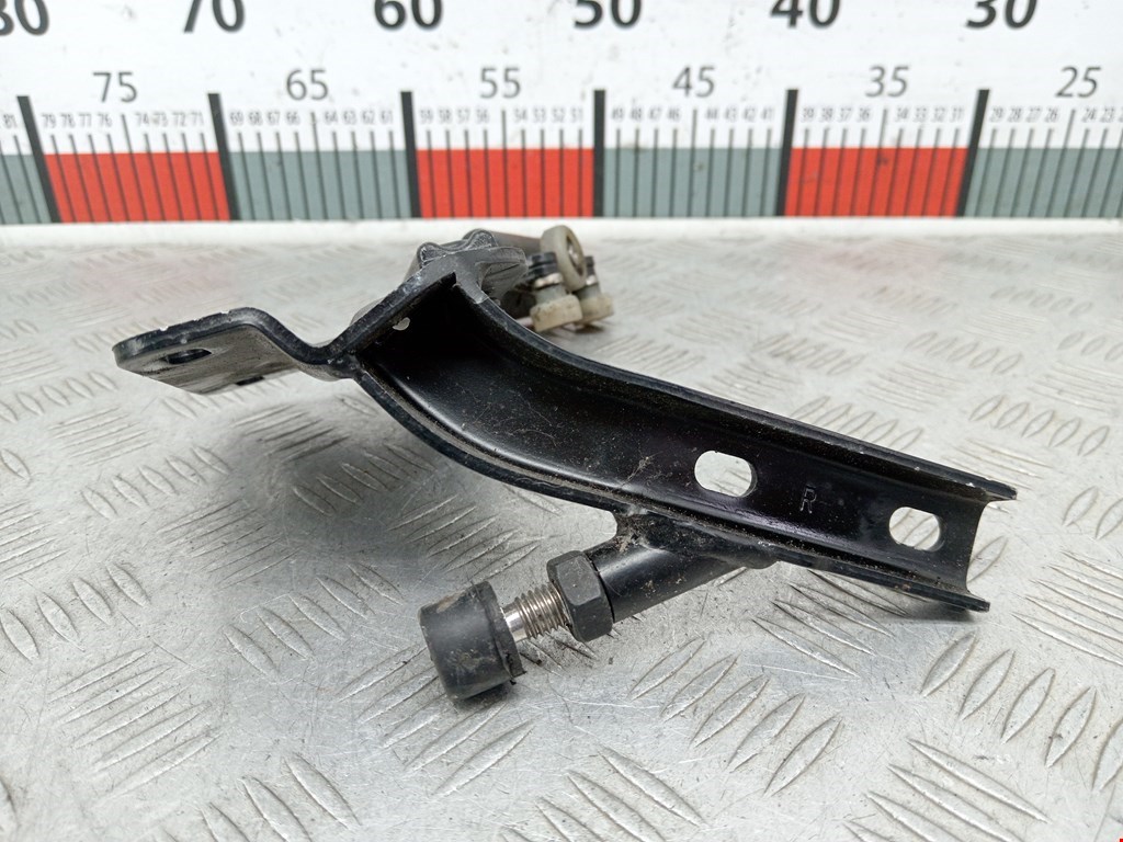 Ролик двери сдвижной (левый/правый средний верхний/нижний) MERCEDES-BENZ Vaneo 2001-2005