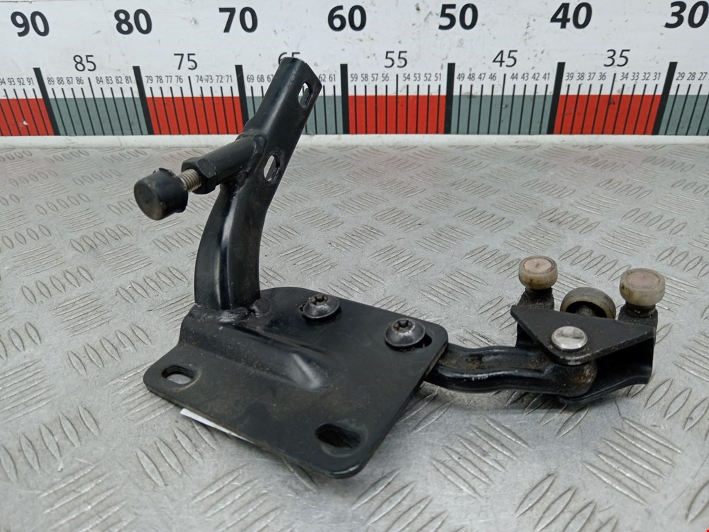 Ролик двери сдвижной (левый/правый средний верхний/нижний) MERCEDES-BENZ Vaneo 2001-2005