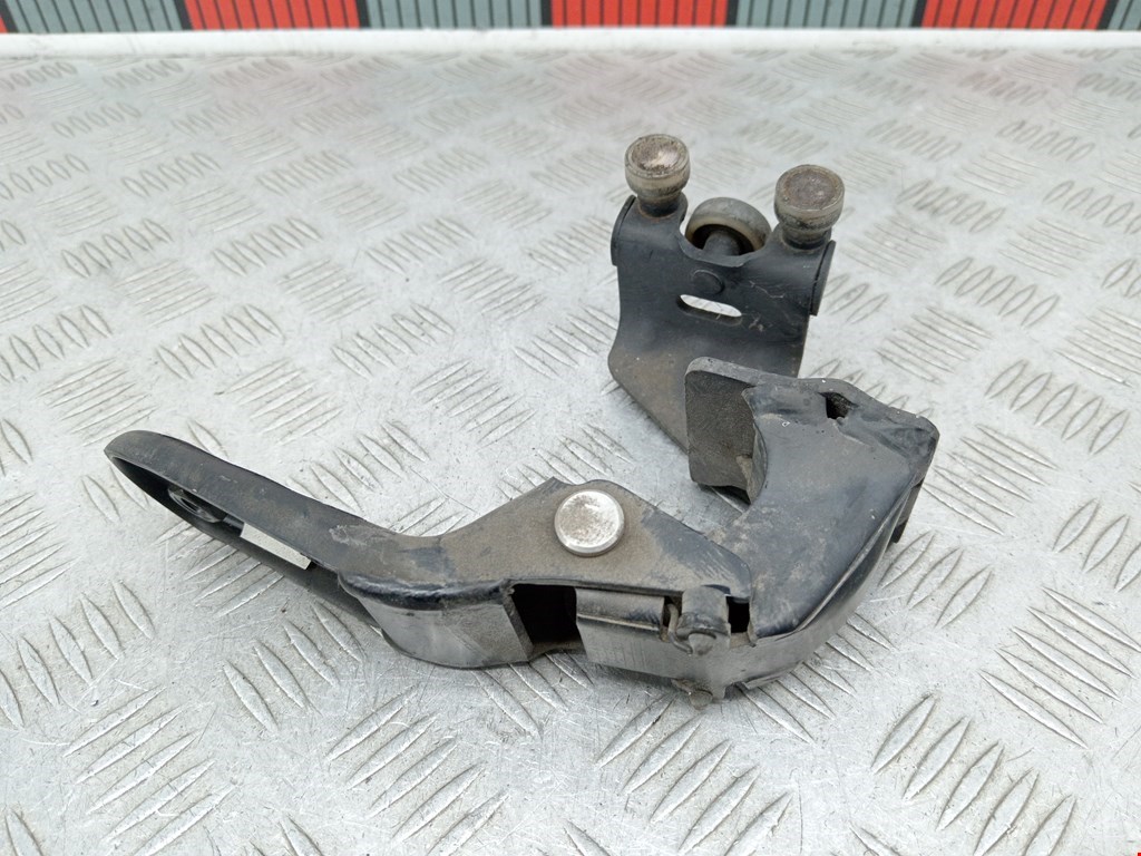 Ролик двери сдвижной (левый/правый средний верхний/нижний) MERCEDES-BENZ Vaneo 2001-2005