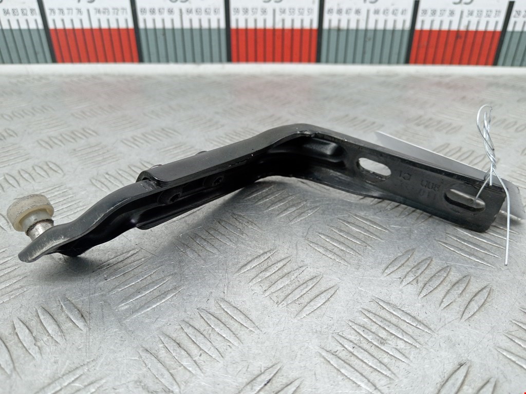 Ролик двери сдвижной (левый/правый средний верхний/нижний) MERCEDES-BENZ Vaneo 2001-2005