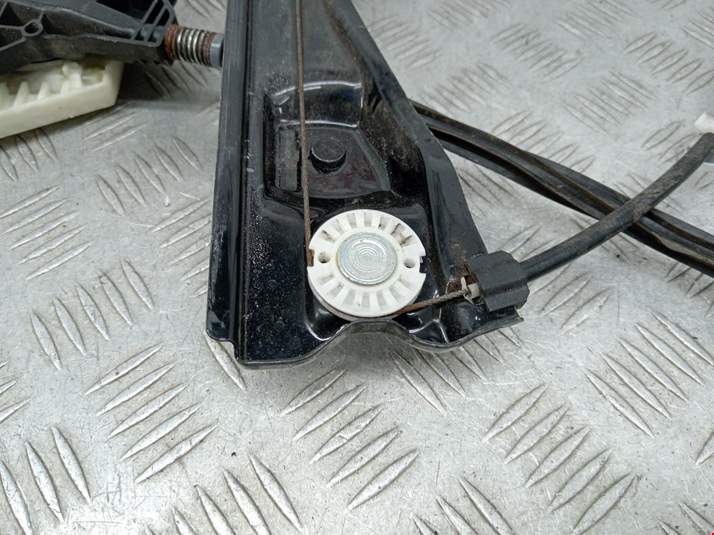 Стеклоподъемник передний правый SKODA Rapid 2012-2020