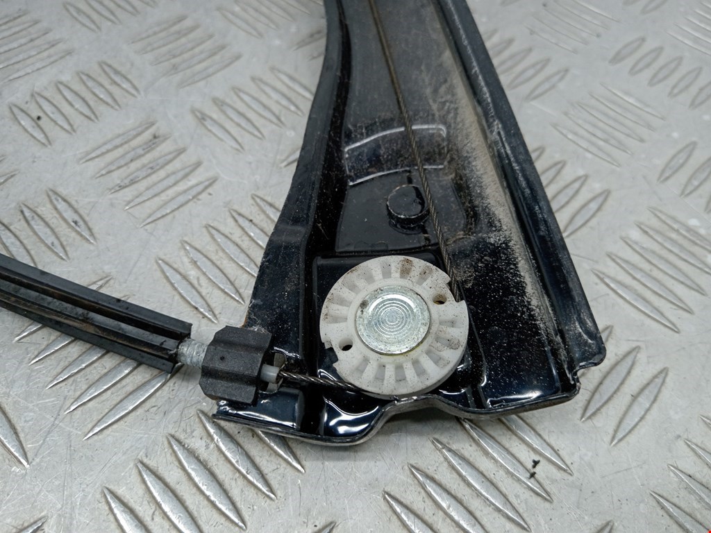 Стеклоподъемник передний правый SKODA Rapid 2012-2020