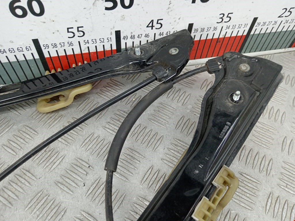 Стеклоподъемник передний правый SKODA Rapid 2012-2020