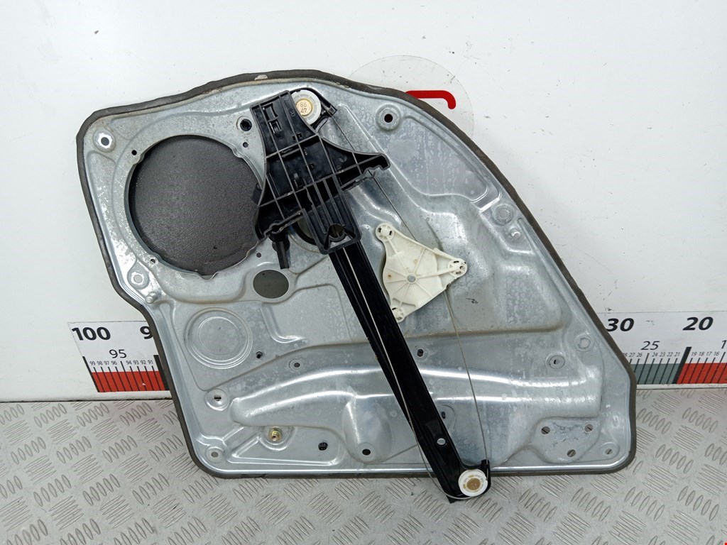 Стеклоподъемник задний правый VOLKSWAGEN Bora 1998-2005