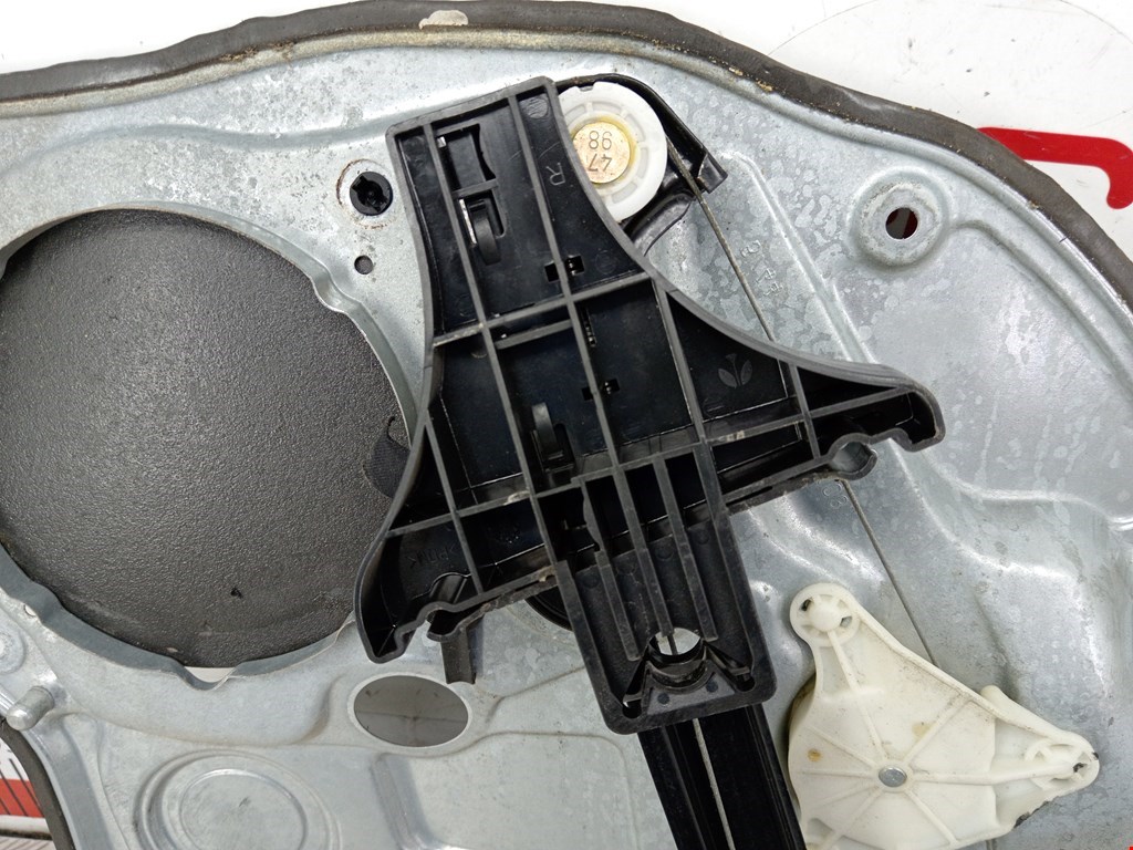 Стеклоподъемник задний правый VOLKSWAGEN Bora 1998-2005