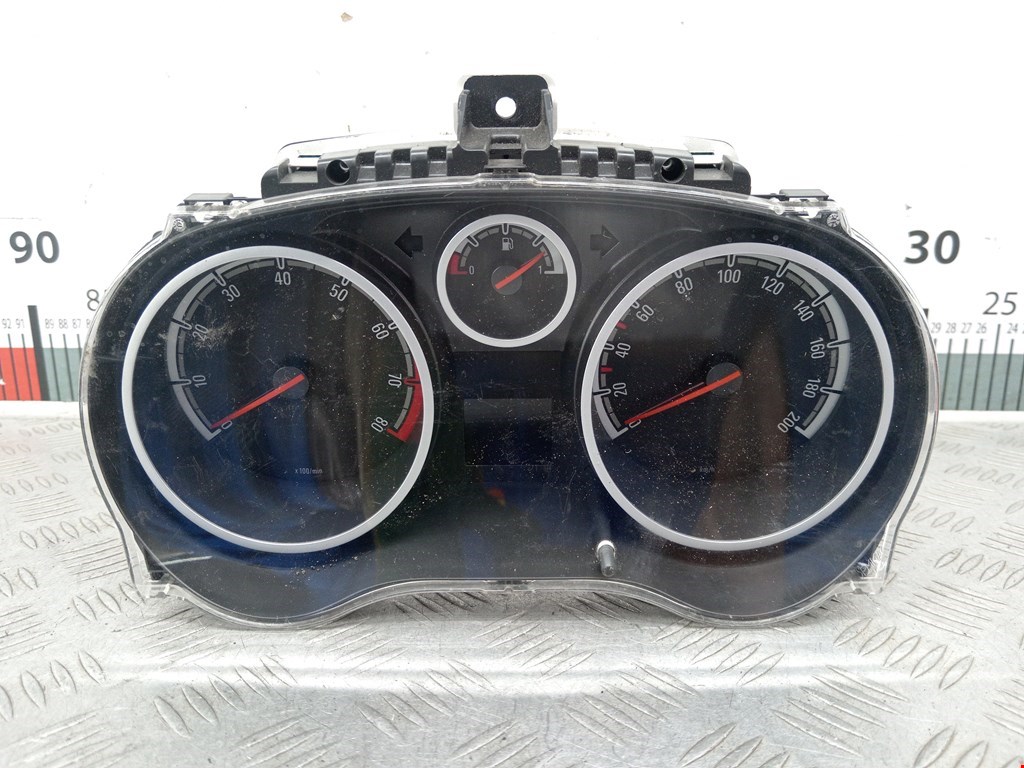 Панель приборная (щиток приборов) Opel Corsa D (2006-2014)