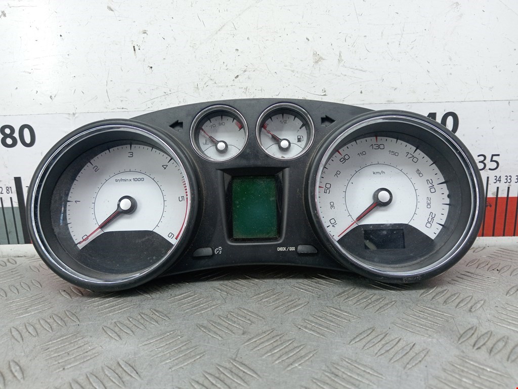 Панель приборов (щиток) PEUGEOT 308 2007-2015