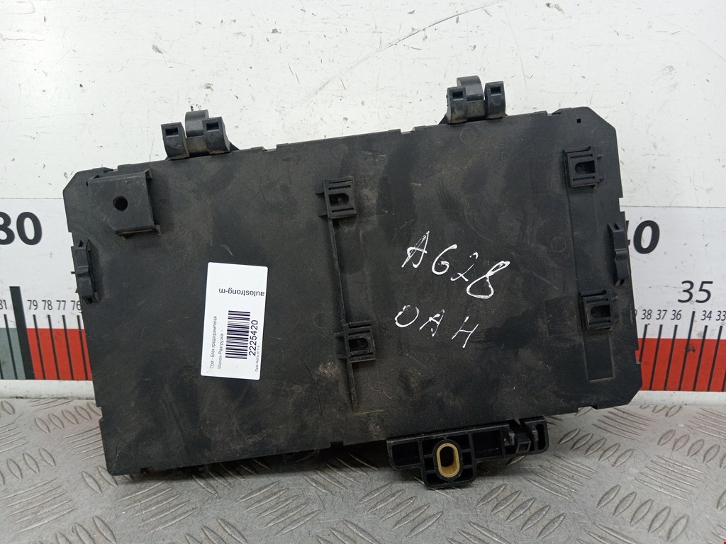 Датчик уровня в бачок омывателя OPEL Astra H/Family 2004-2015