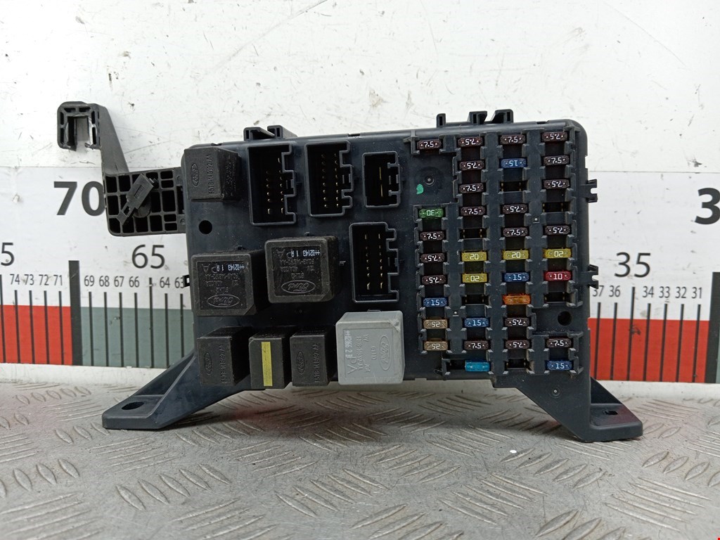 Блок предохранителей Ford Mondeo 3 (2000-2007)