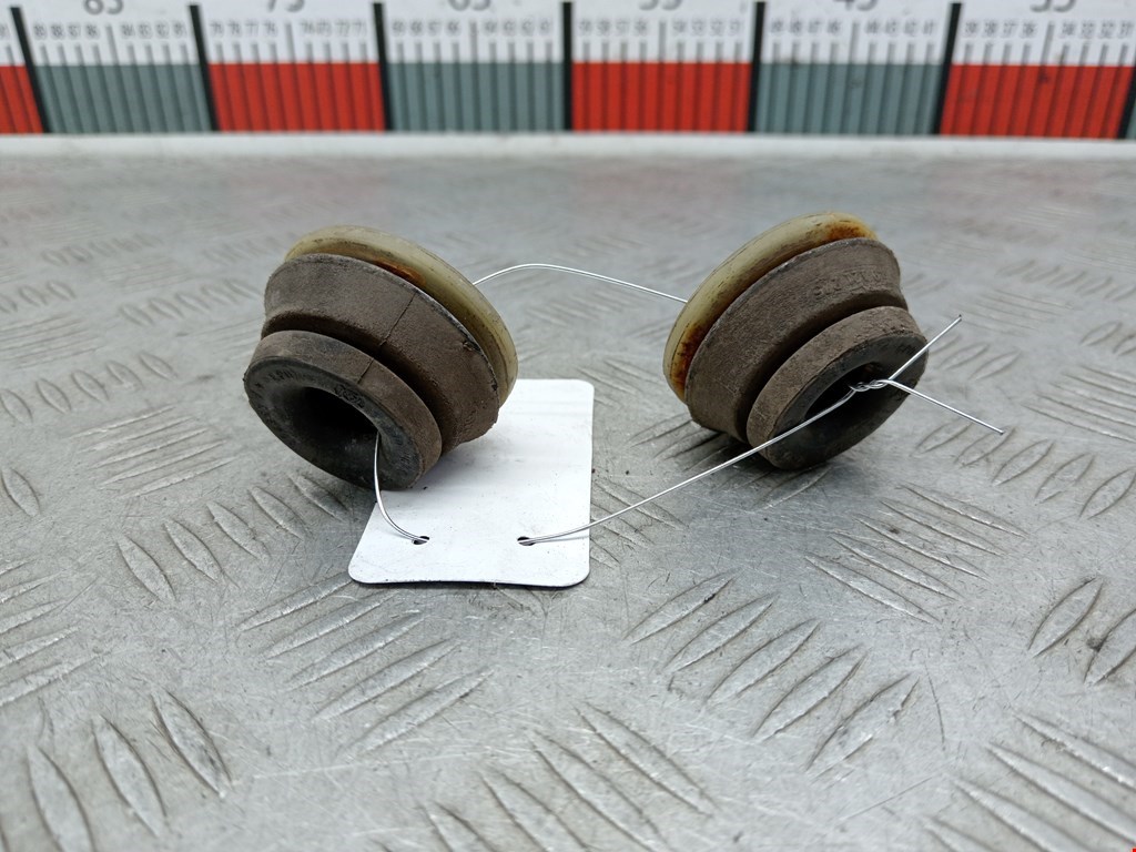 Кронштейн (крепление) радиатора VOLKSWAGEN Touareg 2002-2010