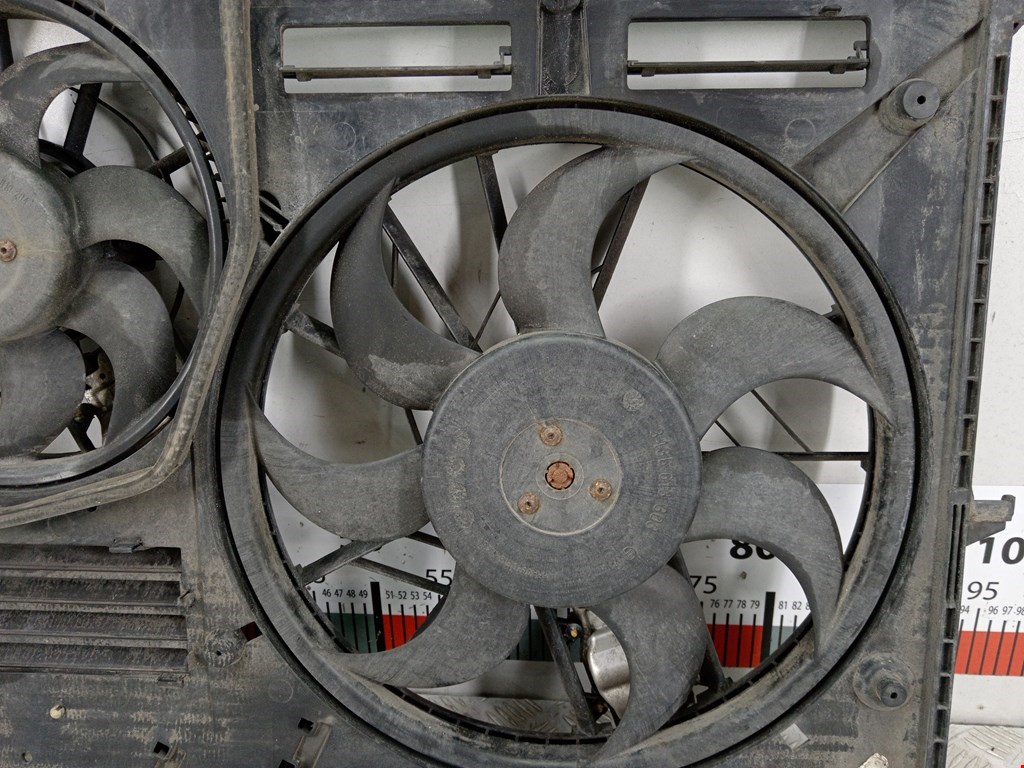 Вентилятор радиатора основного VOLKSWAGEN Touareg 2002-2010