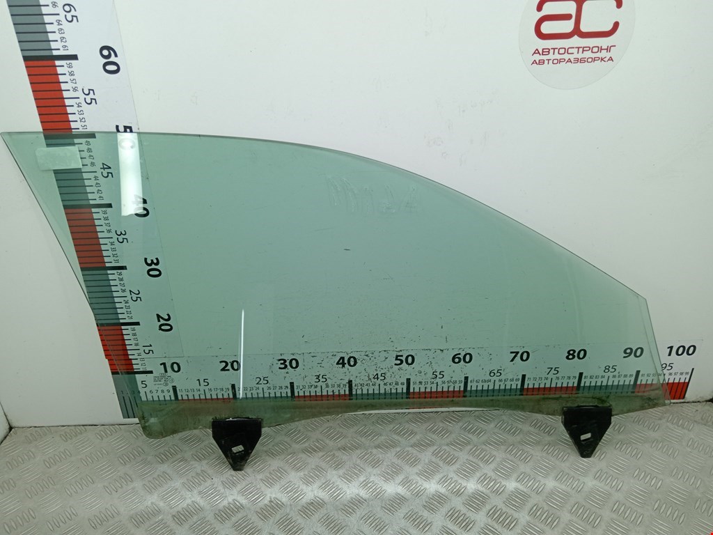 Стекло двери переднее левое AUDI A4 B6 2001-2005