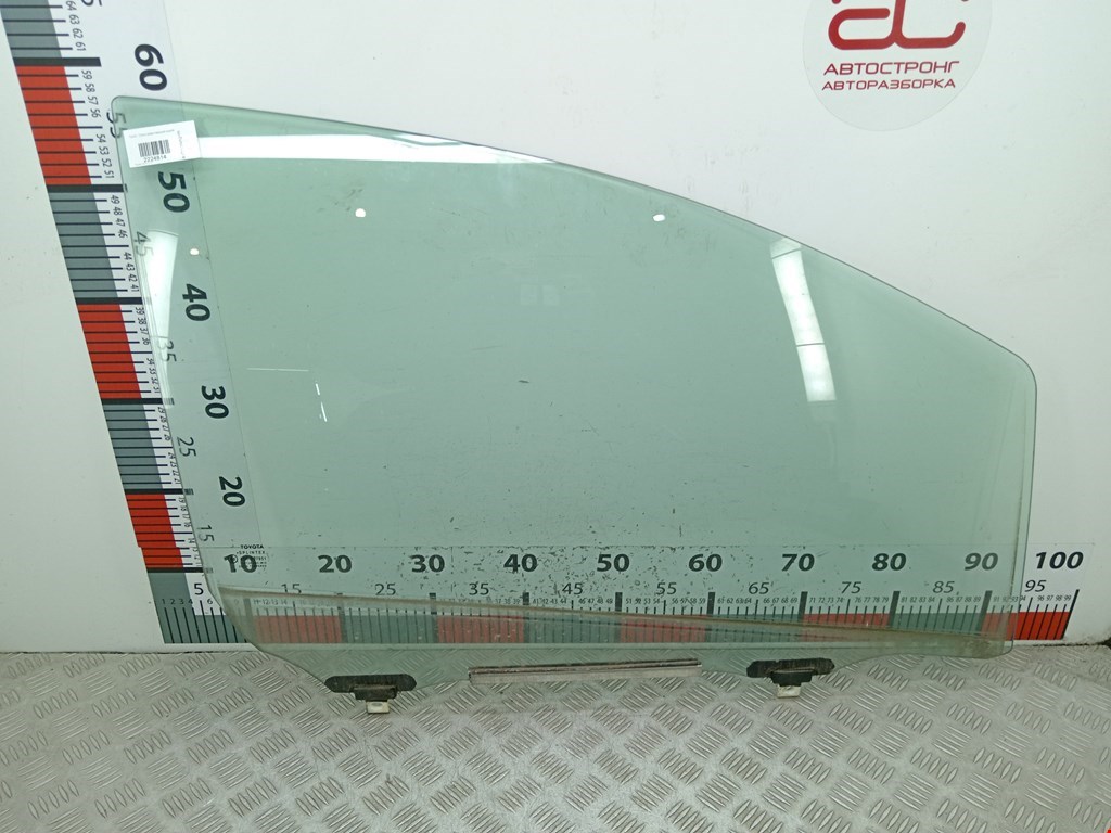 Стекло двери передней правой Toyota Yaris 2 (2005-2011)