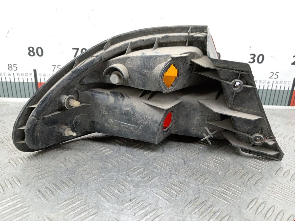 Фонарь задний правый MAZDA 323 BA 1994-1998