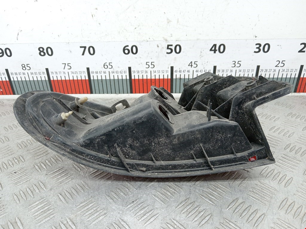 Фонарь задний правый MAZDA 323 BA 1994-1998