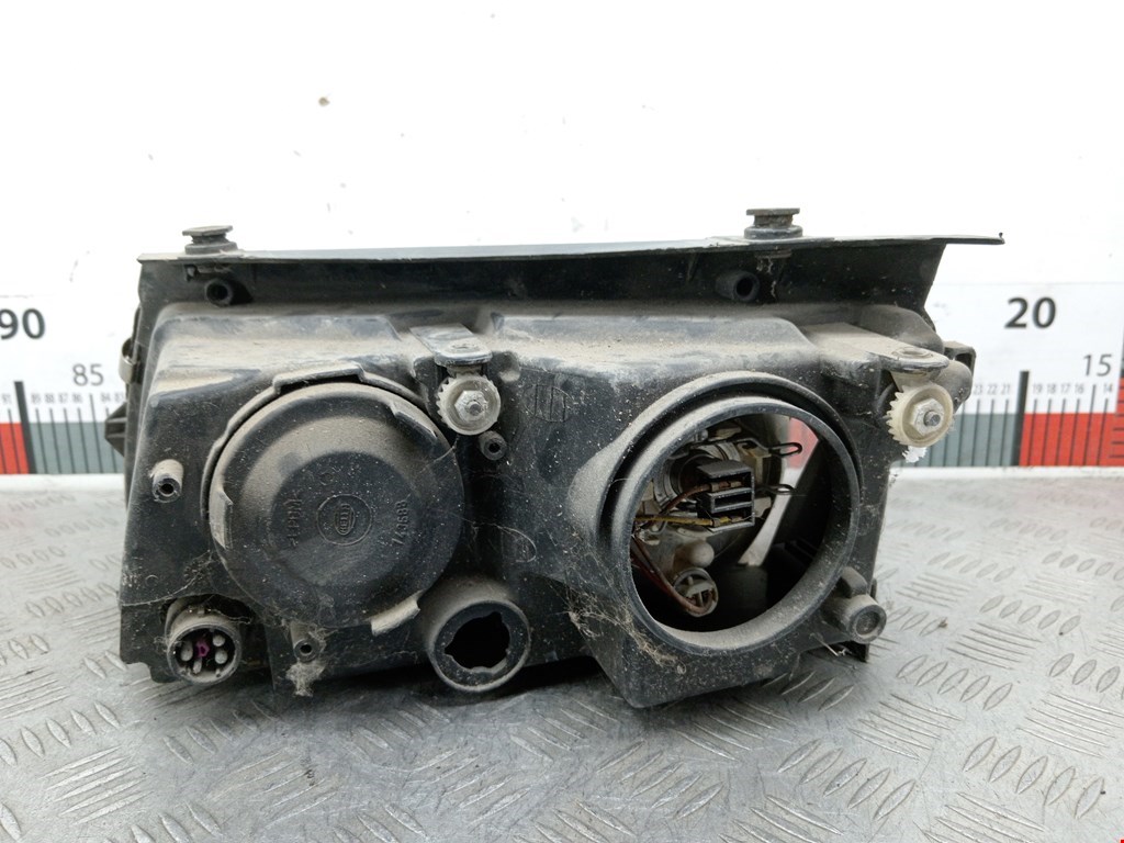 Фара правая VOLKSWAGEN Passat B5 1997-2005