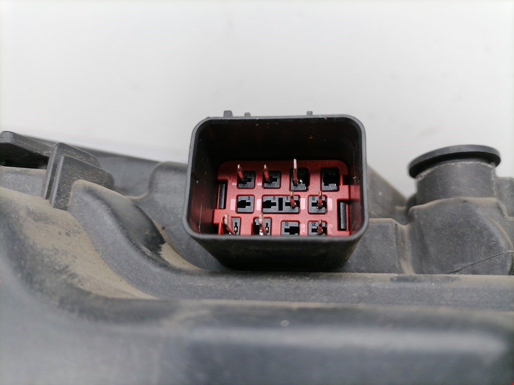 Фара левая VOLVO V70 III 2007-2016