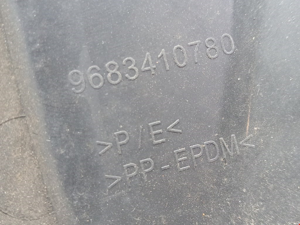 Воздуховод PEUGEOT 3008 2009-2016