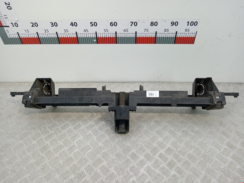 Кронштейн переднего бампера центральный PEUGEOT 3008 2009-2016