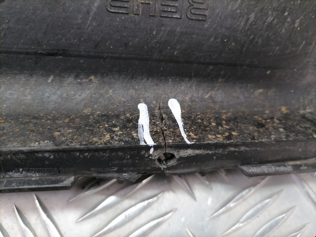 Диффузор (кожух) вентилятора LAND ROVER Range Rover 2002-2012