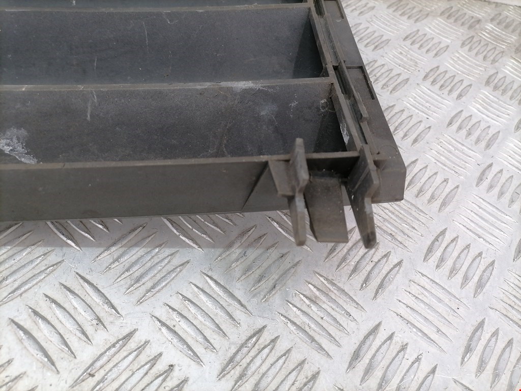 Решетка радиатора LAND ROVER Range Rover 2002-2012