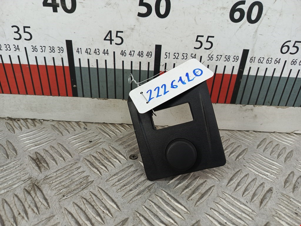 Гнездо (розетка) прикуривателя BMW 2-Series Active Tourer (F45) (2014-2018)